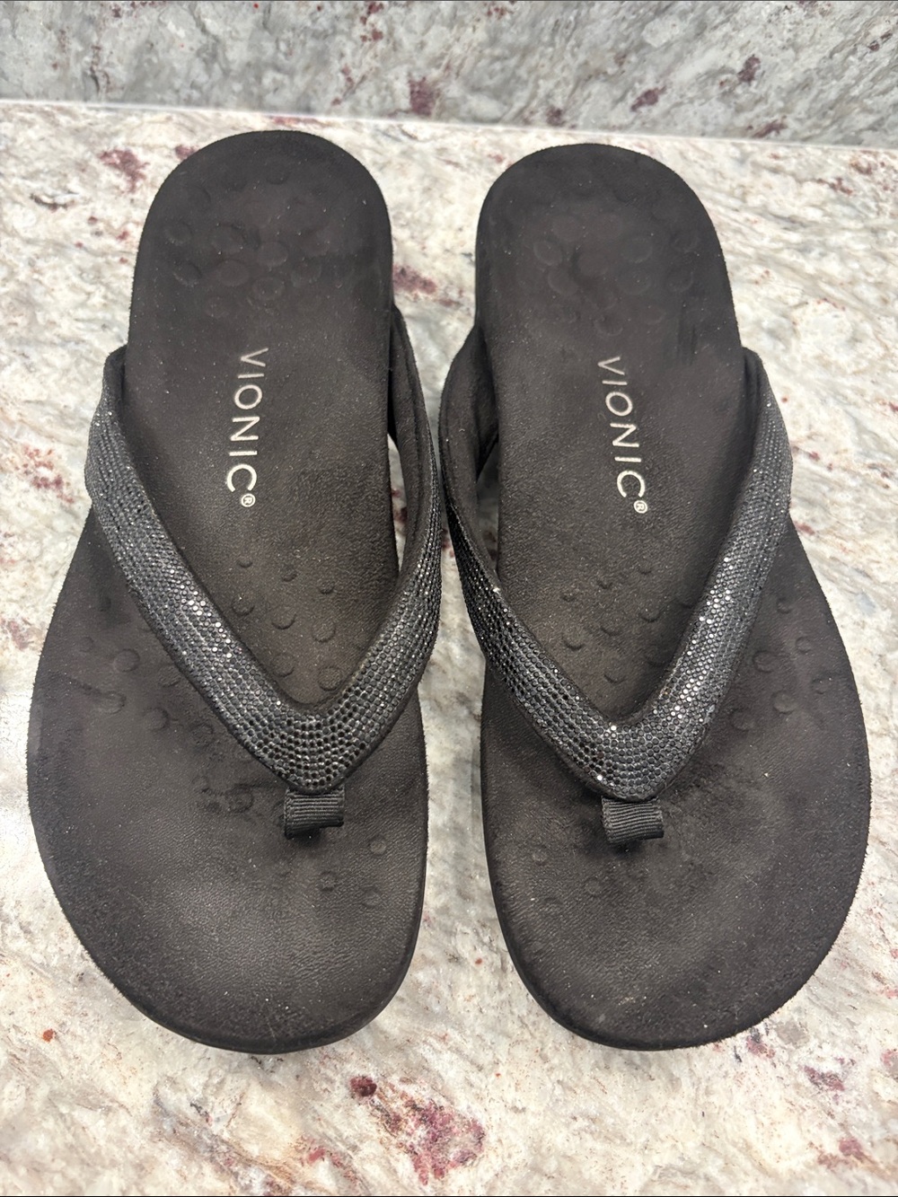 Vionic Black Glitter Thong Sandals